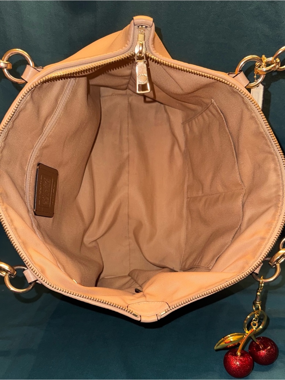 Coach Legacy Exploded Reps Jacquard Ava Tote with Gold Tone Hardware - Picture 9 of 12